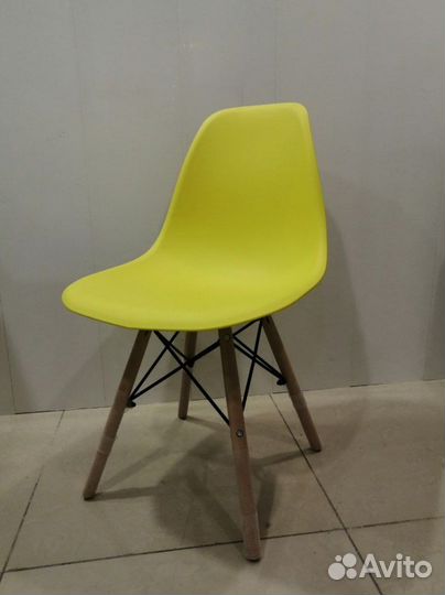 Стул новый «Eames DSW»