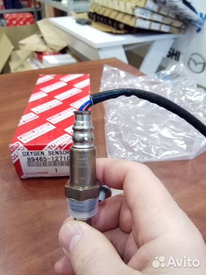 Датчик кислородный Toyota Matrix 1zzfe 89465-12710
