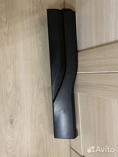 Накладка на заднюю левую дверь