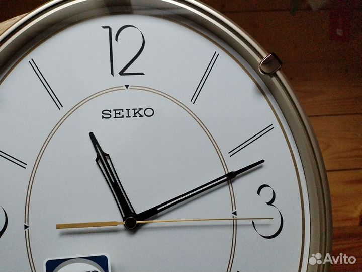Часы настенные Seiko
