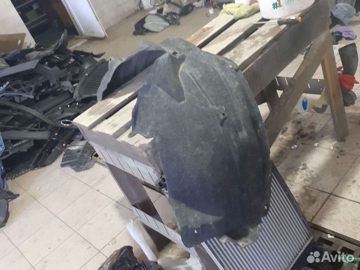 Подкрылок передний правый Toyota Rav4