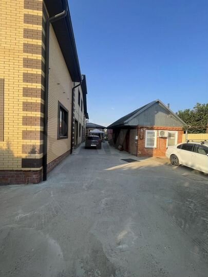 Дом 400 м² на участке 7 сот.