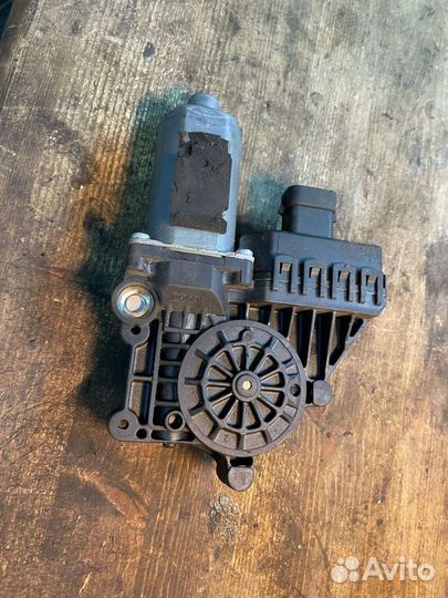 Мотор стеклоподъемника передний Opel astra h