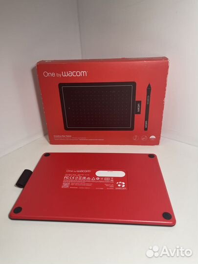 Графический планшет Wacom one small