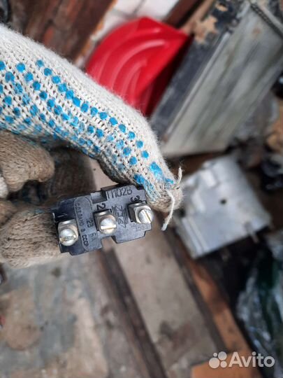 Кнопка стеклоподъёмника газ 13 