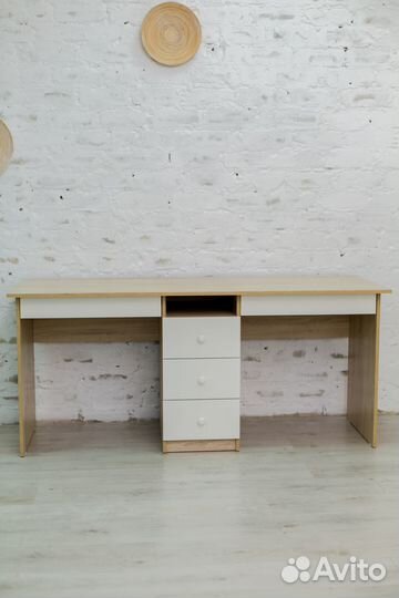 Детский письменный стол для двоих