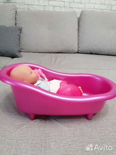 Кукла и ванночка для купания