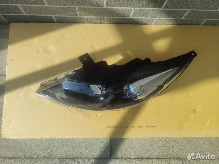 Фара левая kia sportage 3