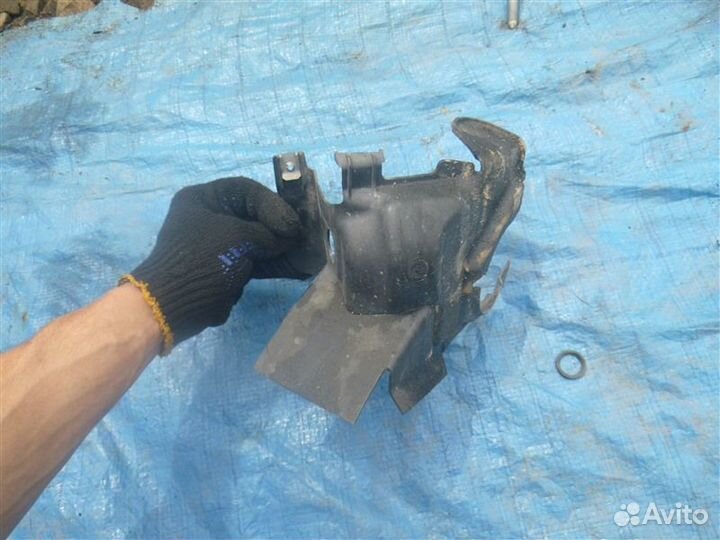 Пыльник рулевой рейки передний правый Bmw 535 E60