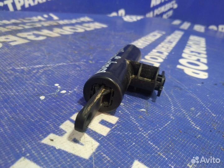 Демпфер бардачка Opel Astra H универсал Z16XER