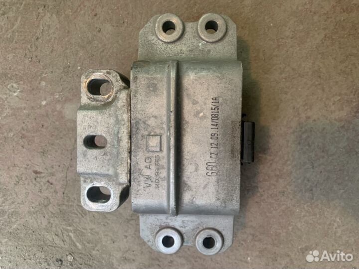 Подушка двигателя VW Ggolf6