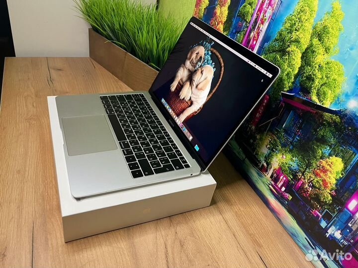 Macbook air 13 2019 retina 8 gb 256gb