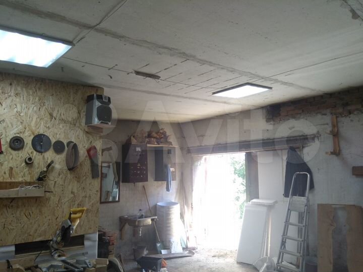 Гараж, > 30 м²