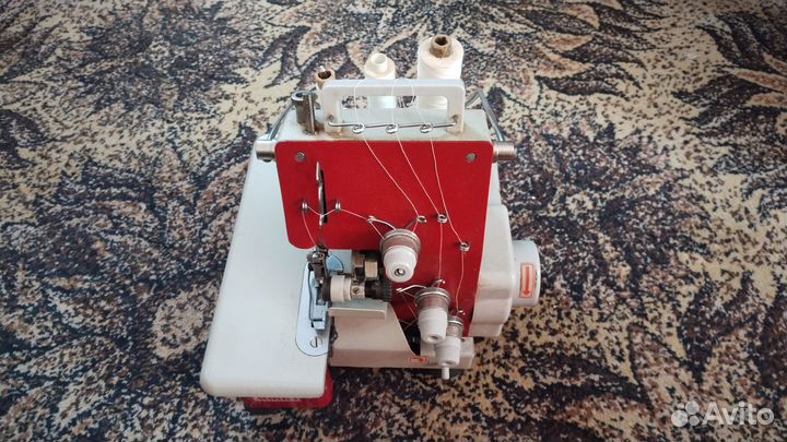 Машина швейная краеобмёточная мшк-1 оверлок