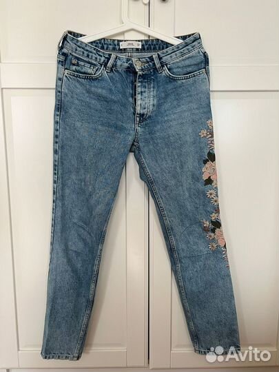 Джинсы mango