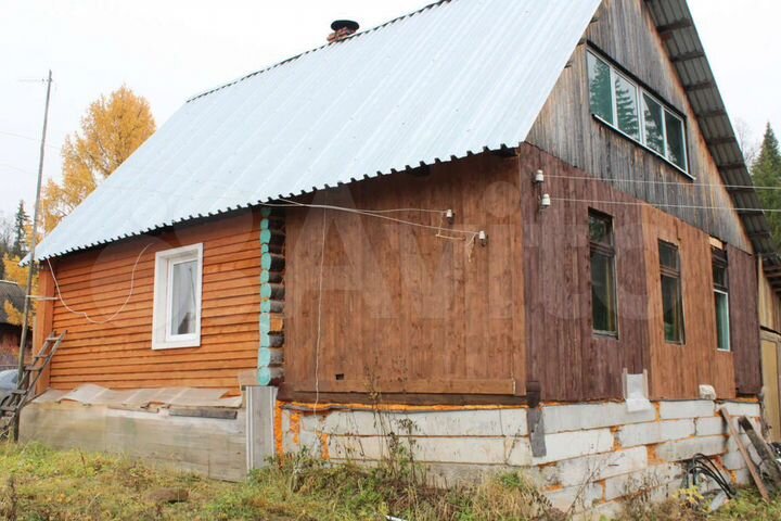 Дом 32,9 м² на участке 10 сот.