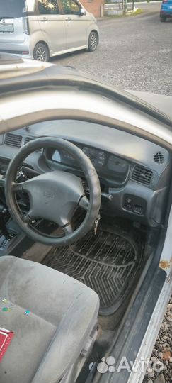 Nissan Sunny 1.4 AT, 1995, битый, 500 000 км