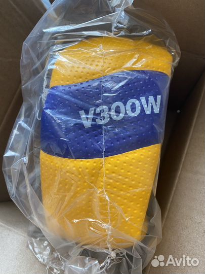 Мяч волейбольный Mikasa V300W/V200/ VLS300/ molten