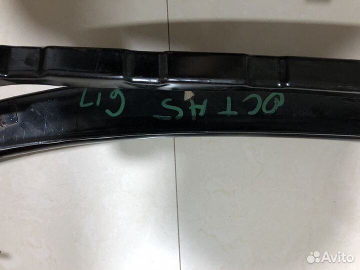 Усилитель переднего бампера Skoda Oktavia А5