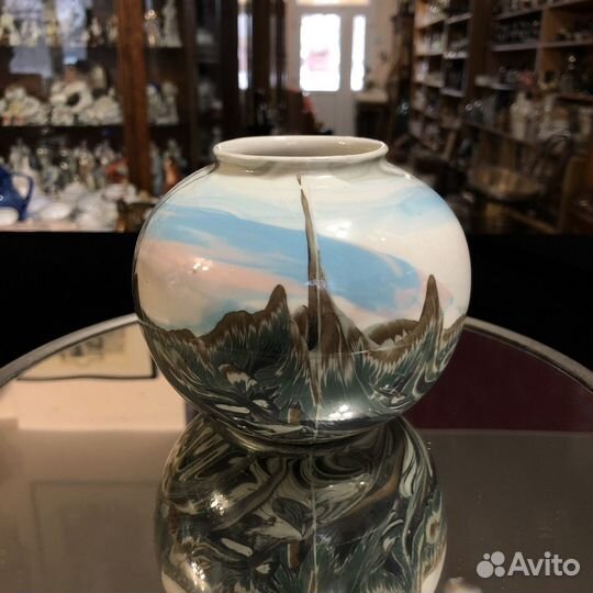 Декоративная ваза