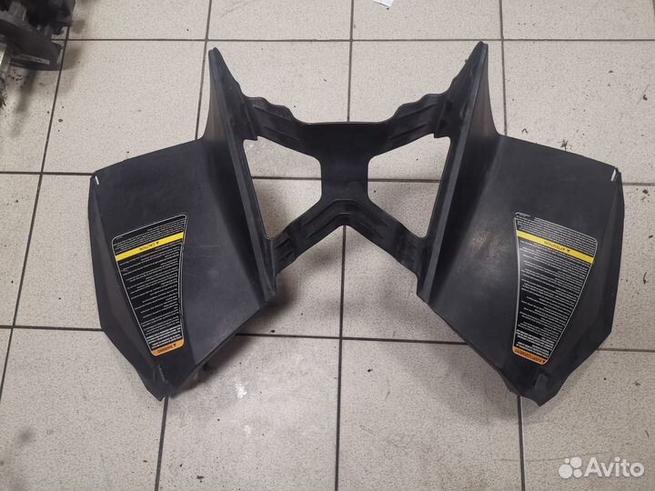 Пластик вокруг бака Arctic Cat xf800