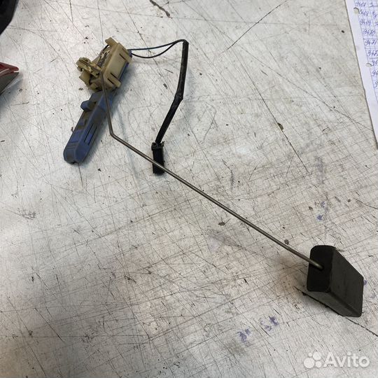 Датчик уровня топлива VW Passat B5