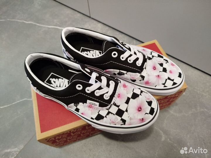 Новые кеды Vans Era