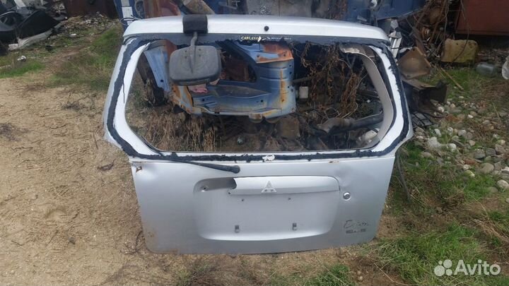 Крышка багажника на митсубиси дион