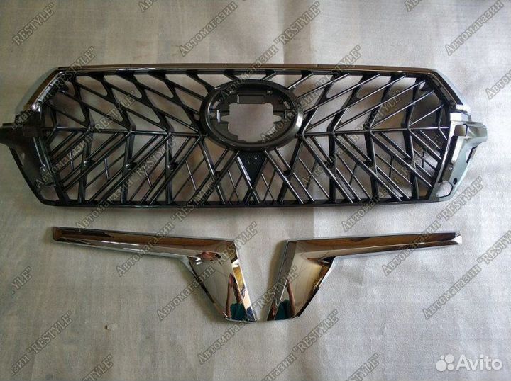 Решетка радиатора передняя Toyota Land Cruiser 200