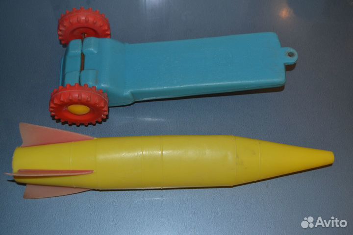 Игрушка ракета каталка. Дутая