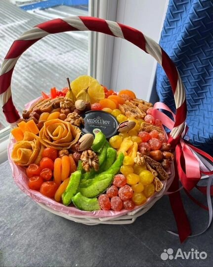 Съедобные букеты из конфет/сухофруктов/фруктов