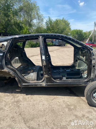 Центральная стойка правая nissan qashqai J10 2.0 а