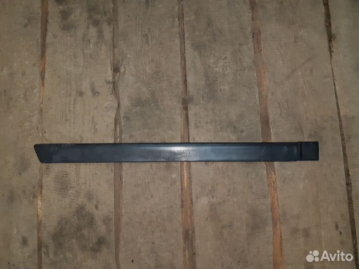 Молдинг задней правой двери Toyota Carina e