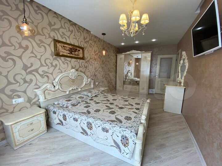 2-к. квартира, 76 м², 8/12 эт.