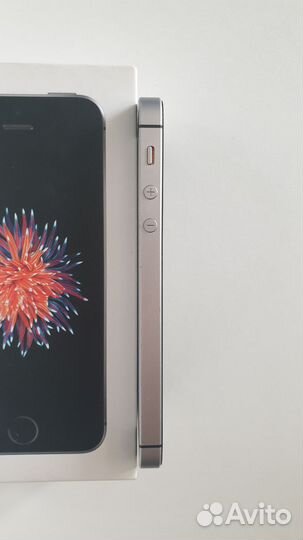 iPhone SE, 32 ГБ