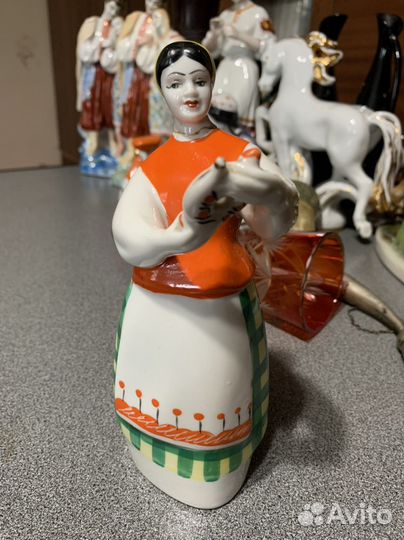 Фарфоровые статуэтки