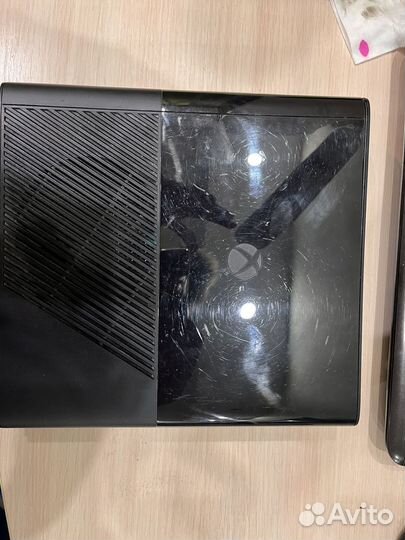 Xbox 360e полный комплект + kinect