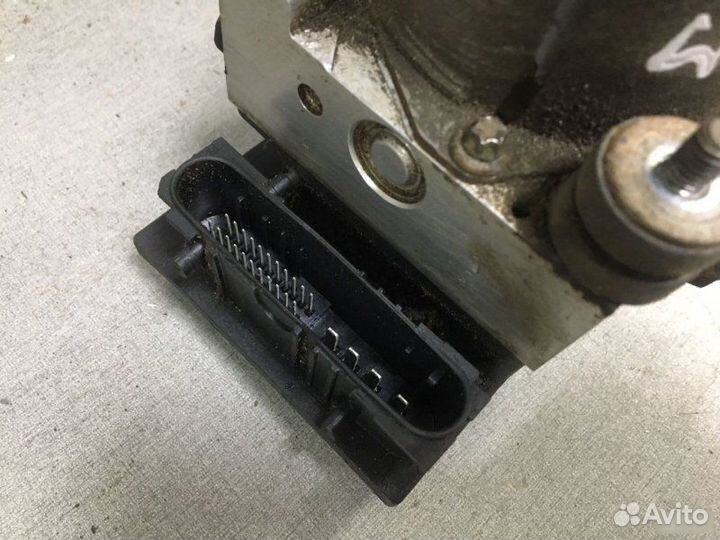 Блок ABS Nissan Primera P12 седан 2.0 QR20 2003