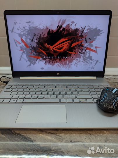 Игровой Новый HP AMD Atlon 3150u-4 ядра/SSD/озу8