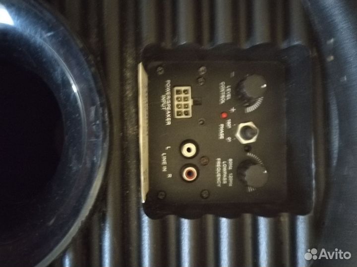 Автомобильный сабвуфер