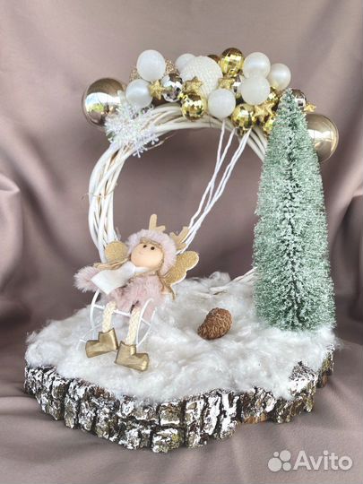 Новогодяя игрушка. Новогодняя композиция