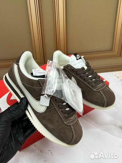 Кроссовки женские Nike n2