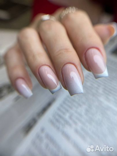 Маникюр в салоне