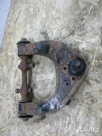 Рычаг верхний правый Мицубиси Паджеро Спорт 1