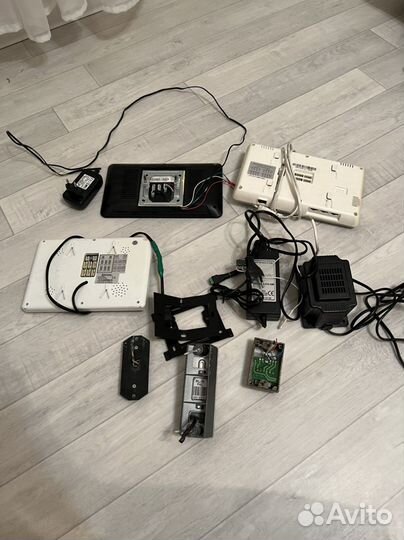 Продам видеодомофон