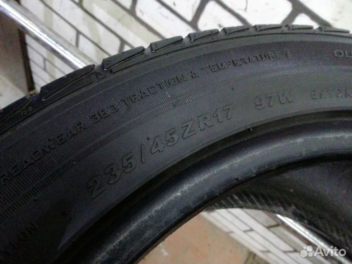 Comforser CF700 235/45 R17 97W