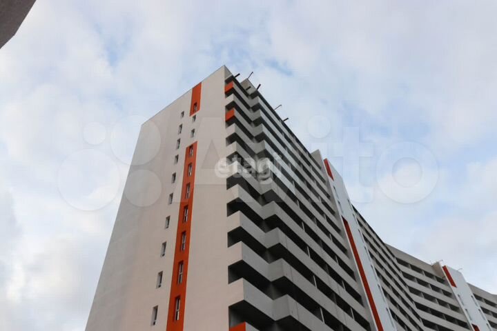 2-к. квартира, 53,3 м², 1/15 эт.