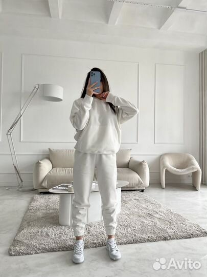 Женский спортивный костюм
