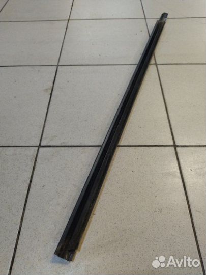 Бархотка внешняя на дверь передняя левая Dongfeng