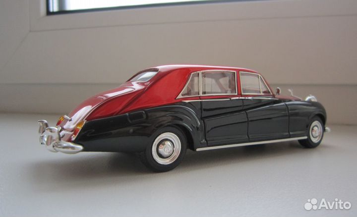 1/43 1962 Rolls Royce Phantom V James Young PV22